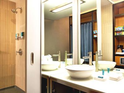 Aloft Downtown 4*